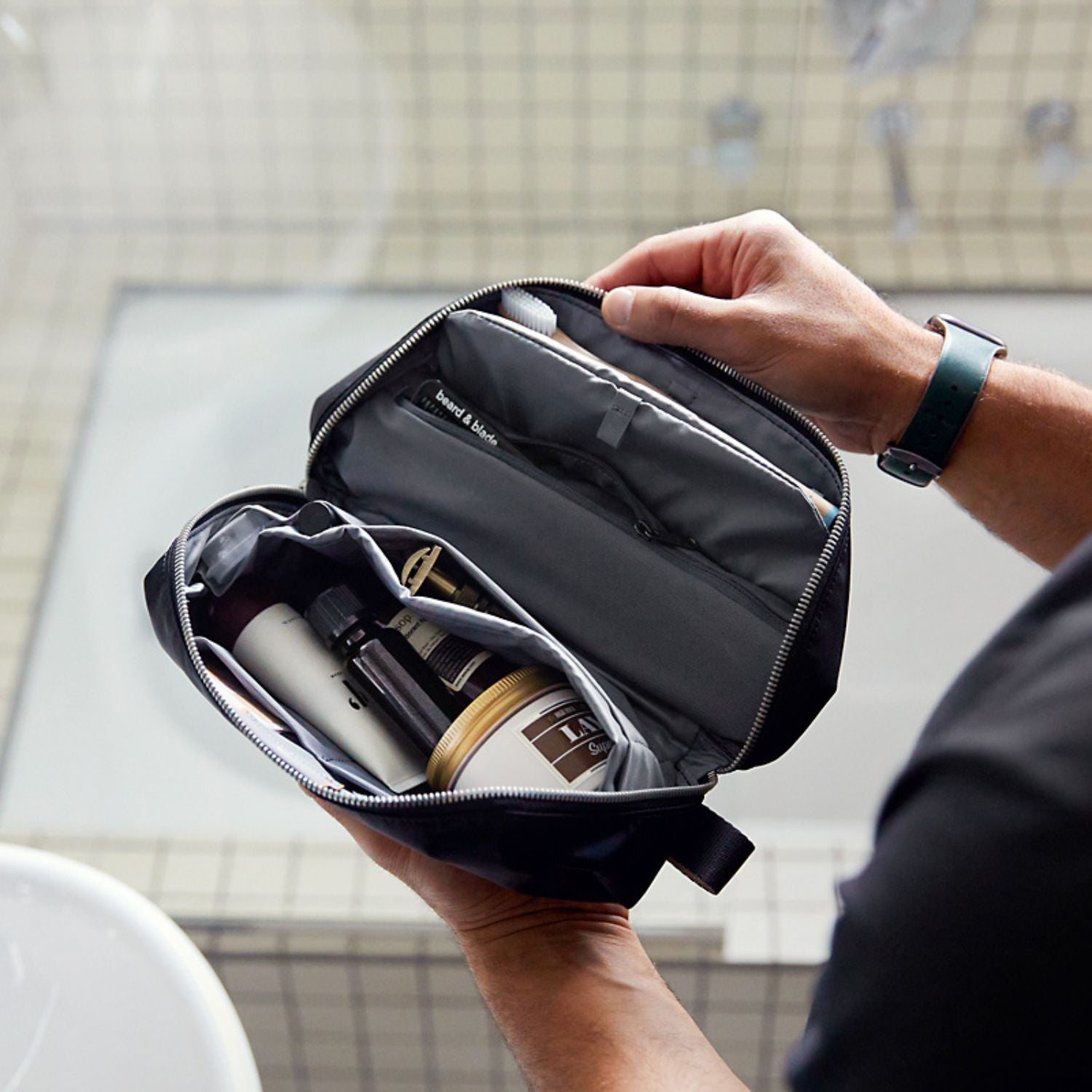 Bellroy Toiletry Kit Plus Black livsstilsbillede