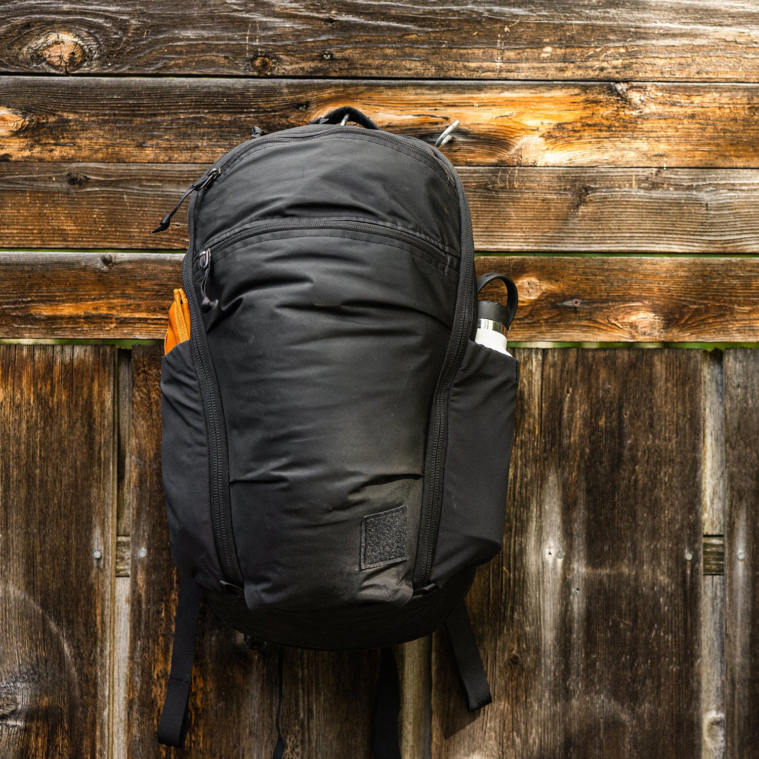 Evergoods Mountain Panel Loader 22L Solution Dyed Black lifestyle