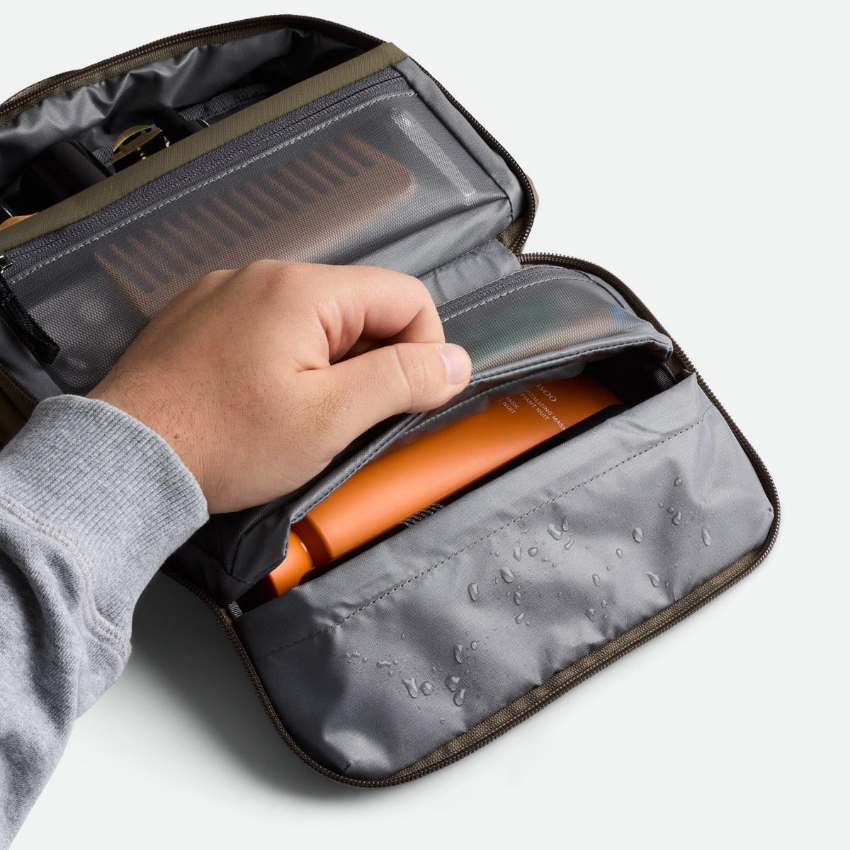 Bellroy Hanging Toiletry Kit - Sea Kelp (Leather Free)