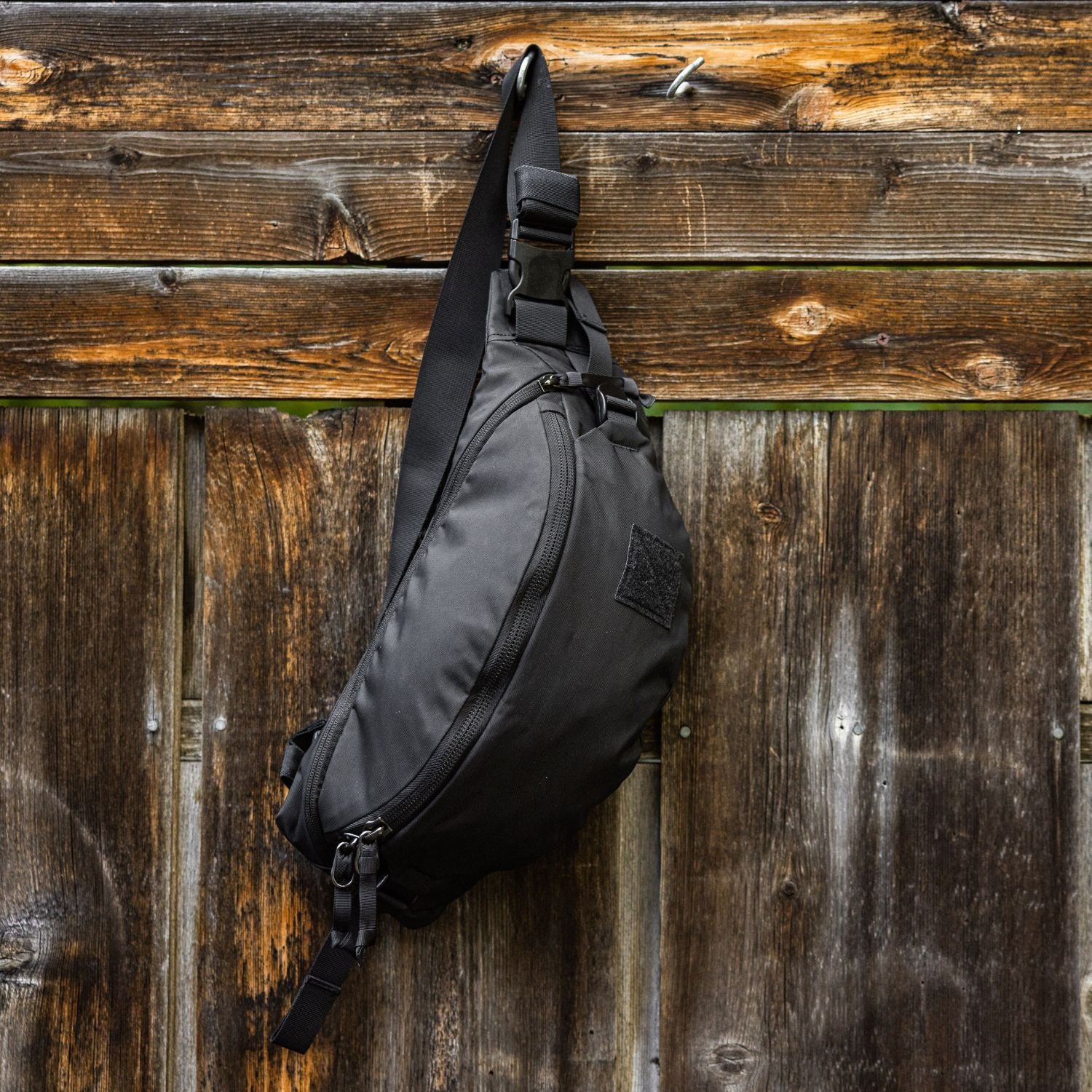 Evergoods Mountain Hip Pack 3.5L - Solution Dyed Black - Lifestyle